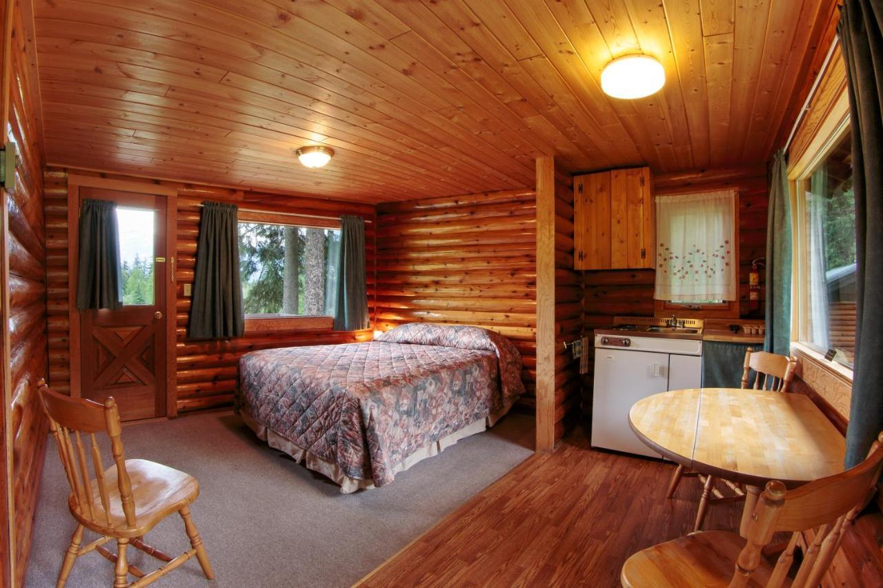 Mount Robson Lodge ภายนอก รูปภาพ